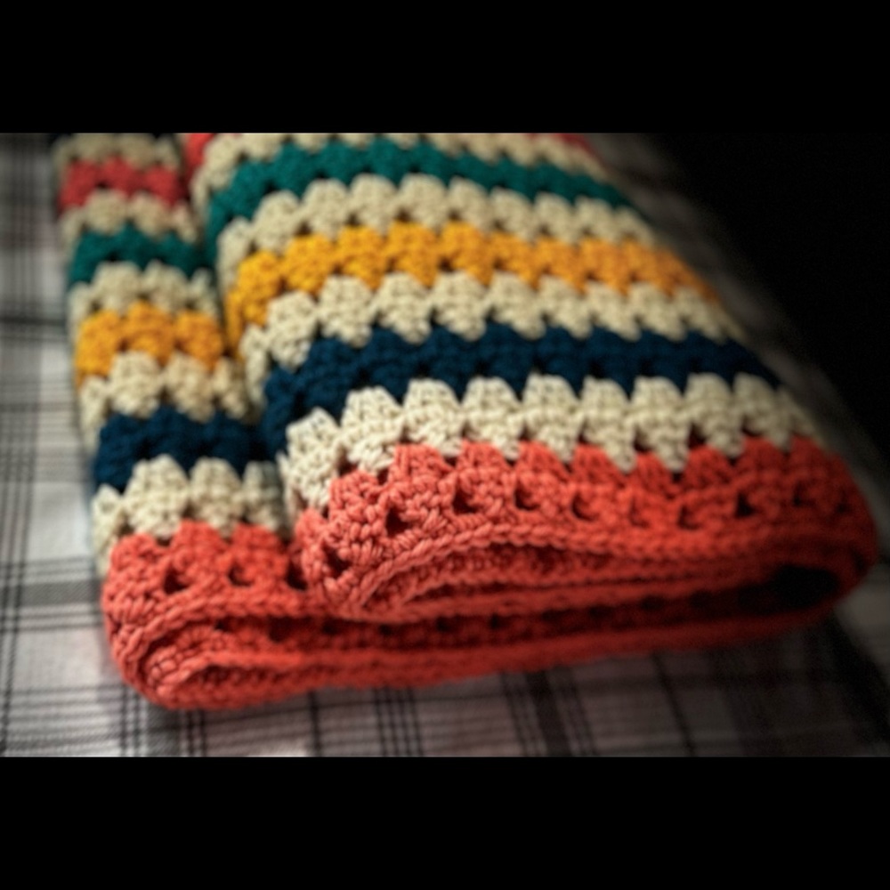 Crocheted Afghan Blanket (NEW)